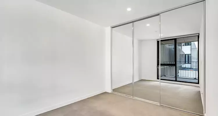 Why Homeowners Choose Us for Sliding Mirror Door Replacement in Spring Hill, FL